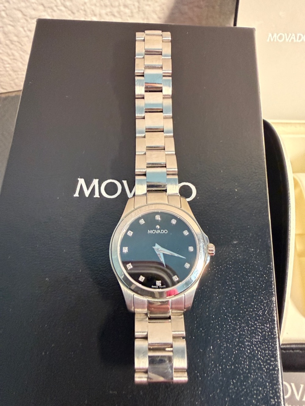 EUC Movado Women’s Silver Bracelet Watch with Black Dial, w/extra links,case,box